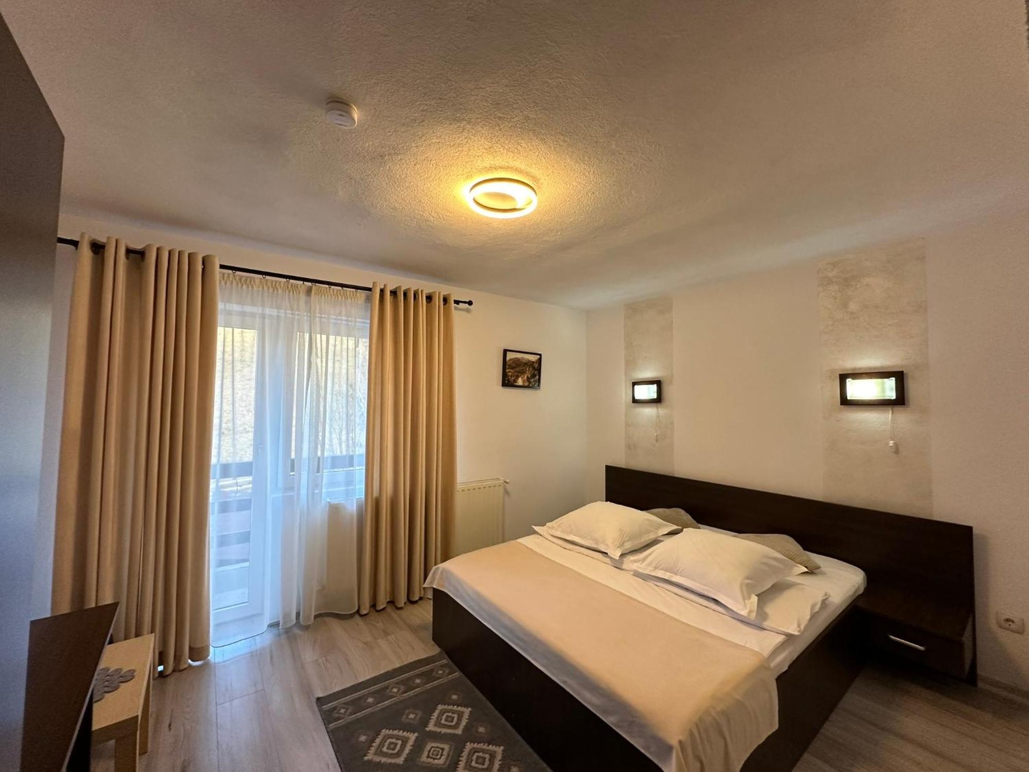 Casuta De Langa Izvor Hotel Moeciu De Sus Ngoại thất bức ảnh